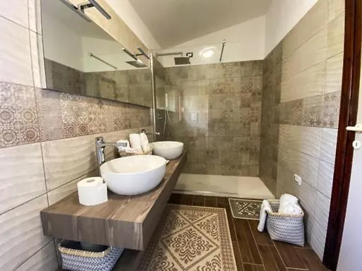 B&B Peonia Sun Light SantʼAntìoco İtalya