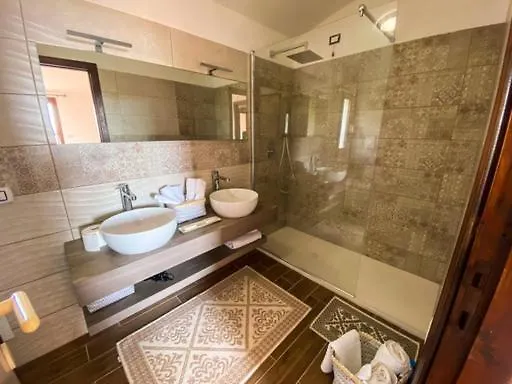 Oda ve Kahvaltı B&B Peonia Sun Light SantʼAntìoco