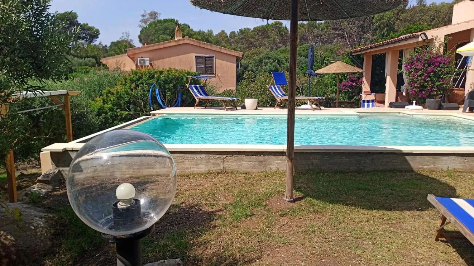 Oda ve Kahvaltı B&B Peonia Sun Light SantʼAntìoco